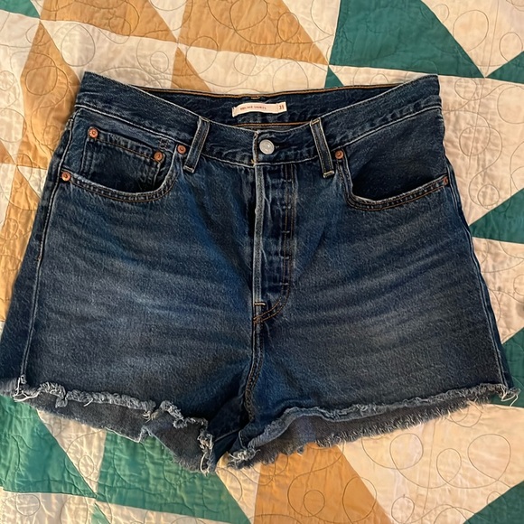 Levi’s ribcage denim shorts size 31 - Picture 1 of 7